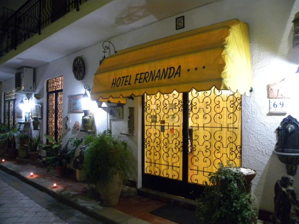 Hotel Fernanda Letojanni Buitenkant foto